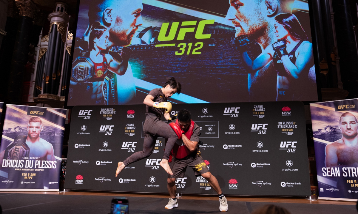 关于UFC常规赛上演强强对话，关中猎隼队逆转胶东银狐队，团队配合流畅；回归即成焦点的信息