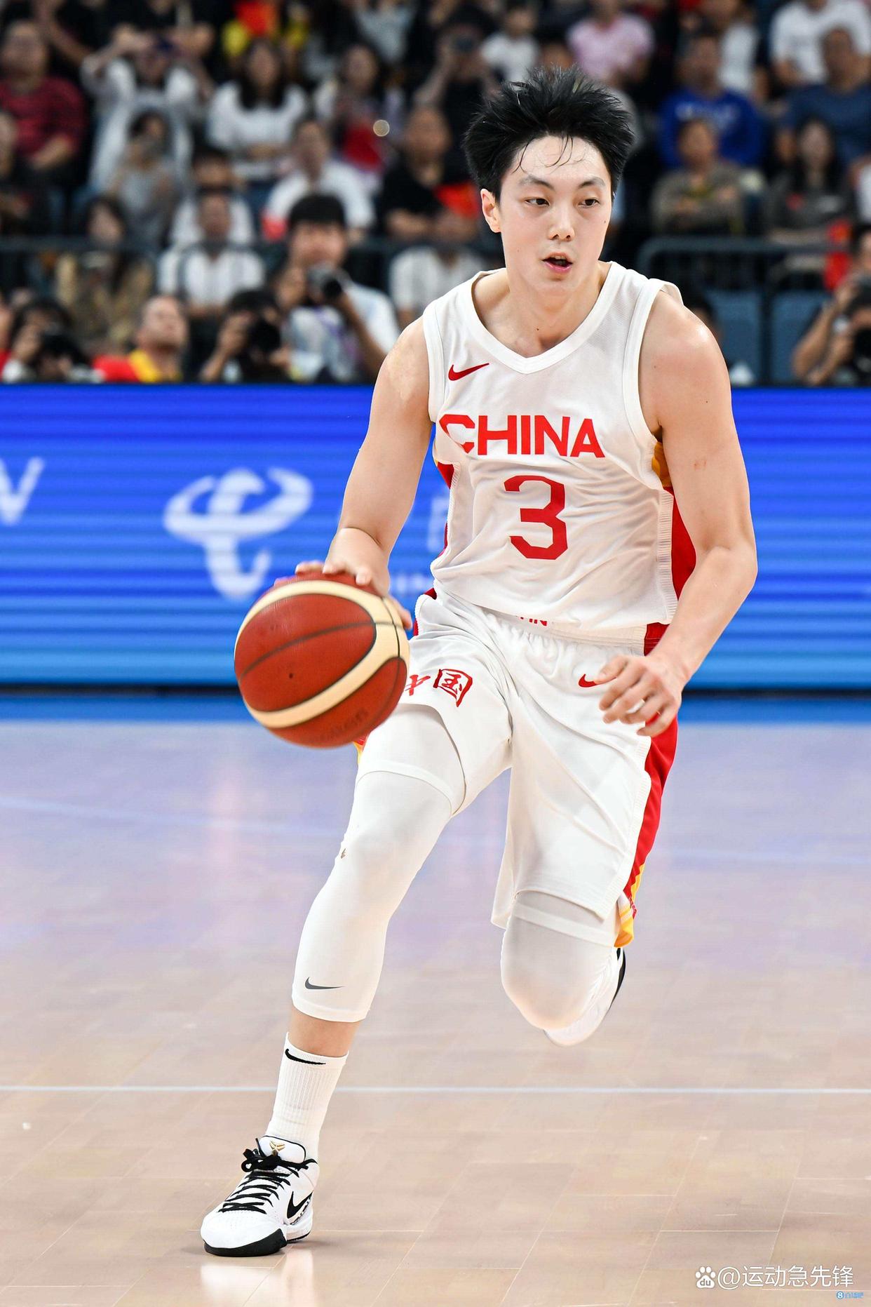 关于足总杯赛程吃紧；深圳男篮集结日主帅复盘；管理层满意；赛季目标并未改变的信息