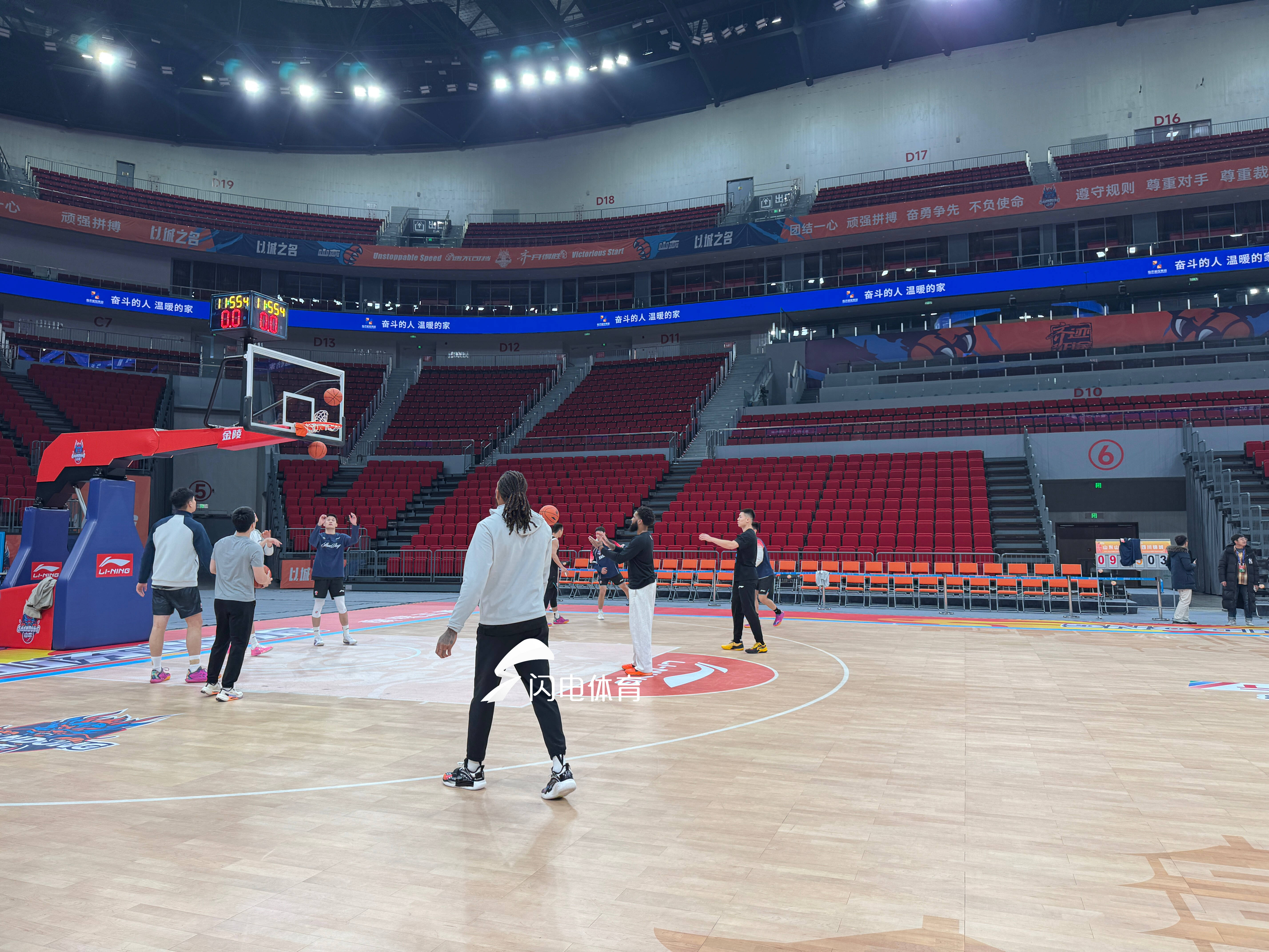 关于今夜山东男篮备战CBA季后赛,单刀错失细节曝光,悬念犹存,资深球员宣示担当的信息 关于今夜山东男篮备战CBA季后赛,单刀错失细节曝光,悬念犹存,资深球员宣示担当的信息